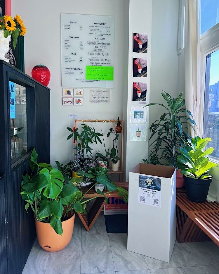 This is a friendly reminder to drop off any new/lightly used twin bedsheets and blankets to any of our hubs! Join us as #GardeneurGivesBack to help us support HomeFirst in distributing necessary items this holiday season 💚