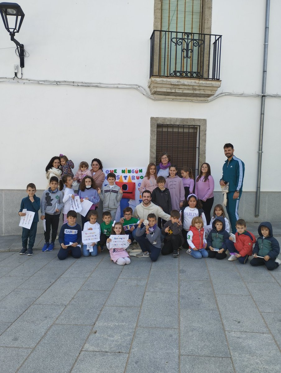 Photocall "Que ningún monstruo te quite la sonrisa" 💜 #25NEducaAnd #25N <a href="/IgualdadCordoba/">Igualdad Diputación de Córdoba</a> <a href="/plataforma_co/">Plataforma Cordobesa</a> <a href="/Cordobaconvive/">Gabinete Convivencia Escolar e Igualdad</a>