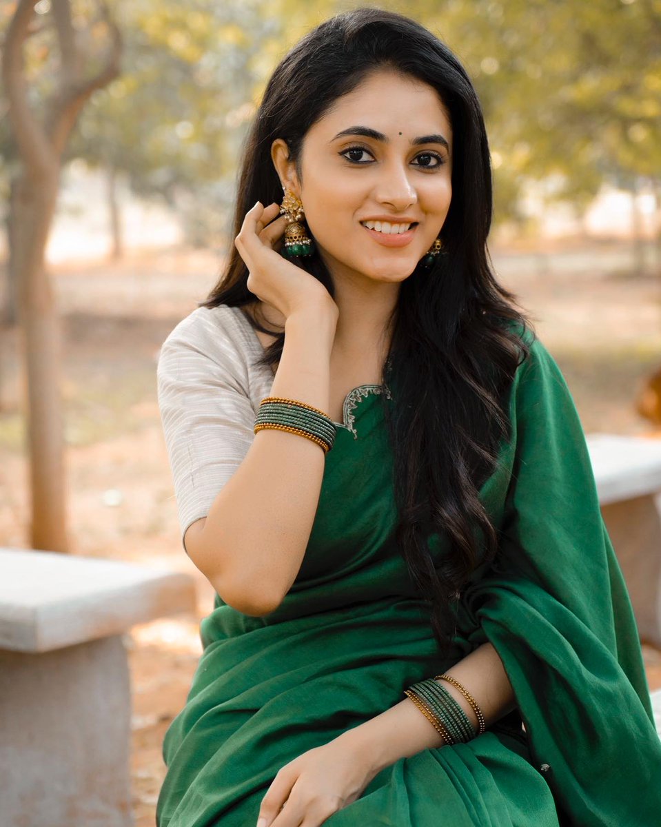 kolly_web's tweet photo. Priyanka Mohan...stunning beauty..π«πβ¨
#kollyweb #actress #actresslife #ActressGallery #stunning #outfit #beautiful #beautifulactress #love #kollywood #indiancinema #instadaily #instagood #fashion #style #stylish #stunning #cute #fashion https://t.co/CIrKSsVZdp