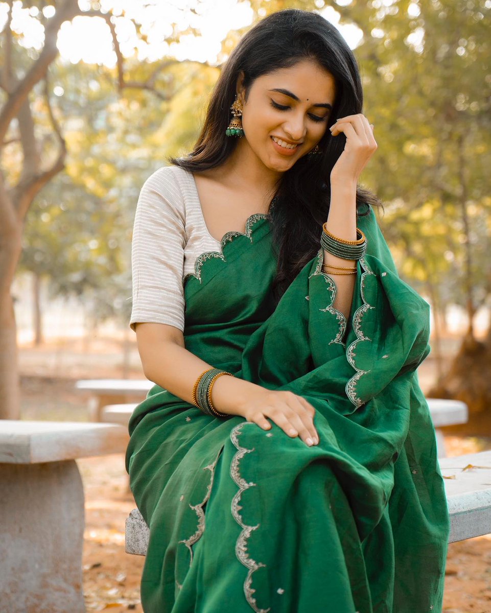 kolly_web's tweet photo. Priyanka Mohan...stunning beauty..π«πβ¨
#kollyweb #actress #actresslife #ActressGallery #stunning #outfit #beautiful #beautifulactress #love #kollywood #indiancinema #instadaily #instagood #fashion #style #stylish #stunning #cute #fashion https://t.co/CIrKSsVZdp