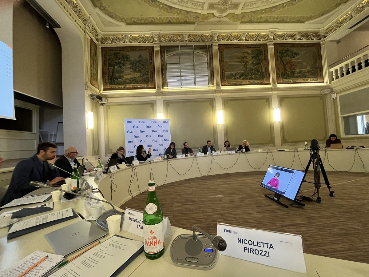 NicolePirozzi's tweet photo. Stimulating discussion on #security today at @EUI_EU for our @dice_h2020 conference on #Ukraine, #Europe and #differentiatedintegration with @alexstubb Jozef Batora @mariagiuliaama. Big thanks to my co-organizers @cicchilore @BrigidLaffan and @JohnErikFossum👇 https://t.co/flDdN7VuwN