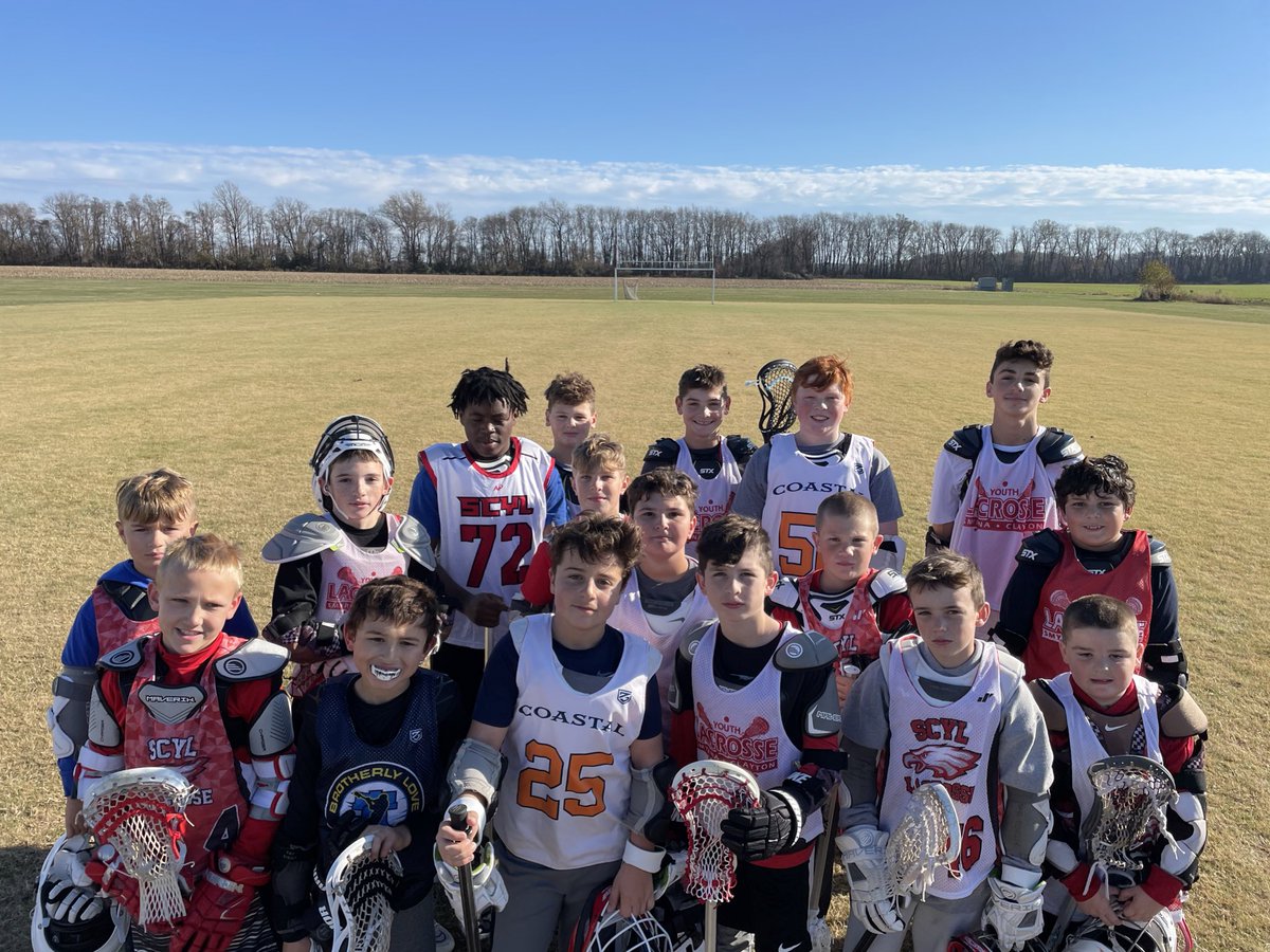 Nothing says Black Friday like a free 🥍 clinic to knock the dust off those sticks post fall sports.. the message of the day was #DontBeAverage <a href="/deedebbie/">Debbie Dee Judy</a> <a href="/EliteScyl/">SCYL Elite</a> #family #stormsbrewing