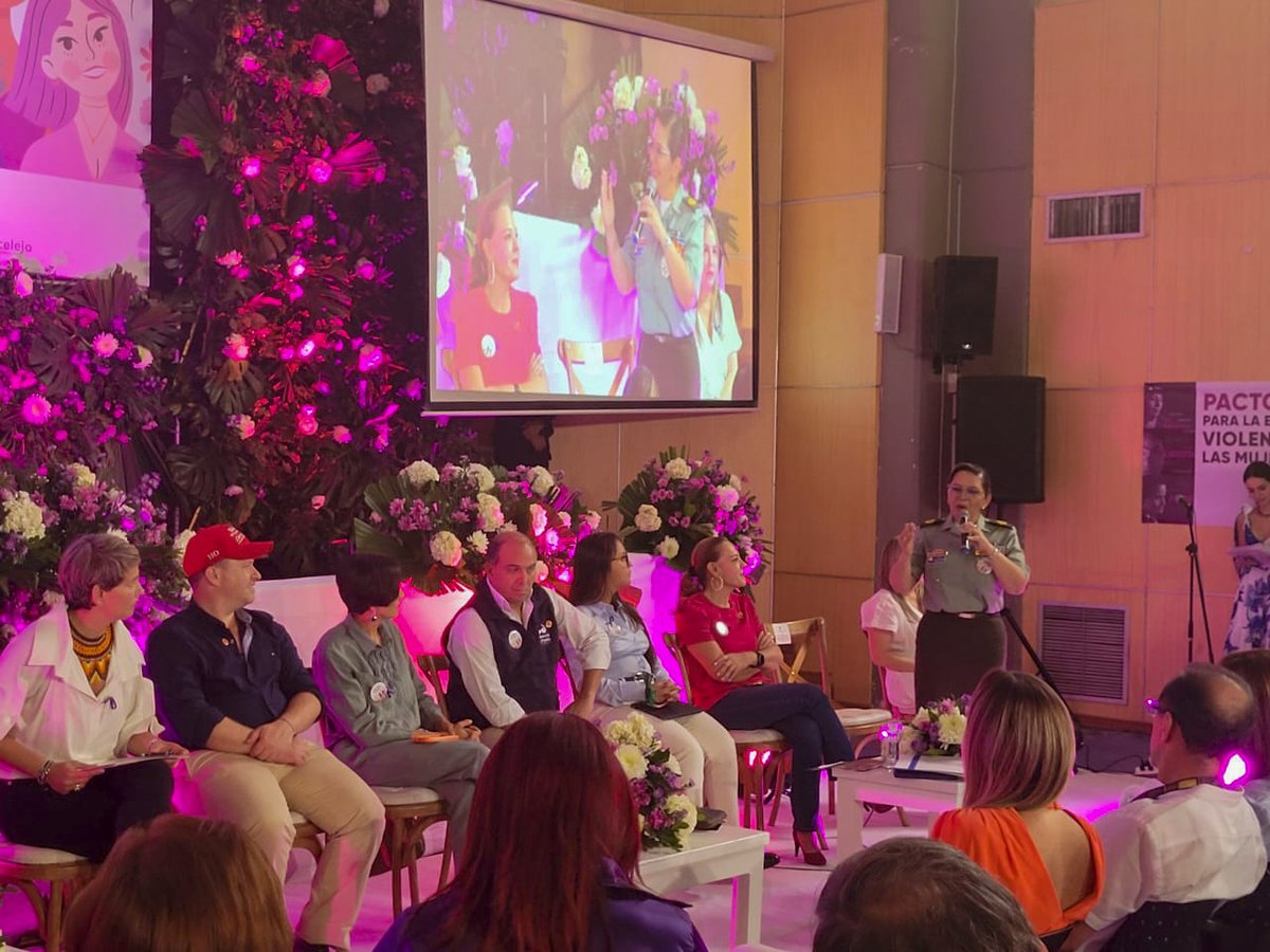 DIJINPolicia's tweet photo. En el marco del evento Pacto Nacional para la Eliminación de las Violencias Contra las Mujeres y las Niñas, nuestra directora indica que desde @PoliciaColombia están todas las capacidades dispuestas para apoyar a las mujeres y las invita a confiar en sus autoridades. #DiosYPatria https://t.co/V96Mh1MjP8