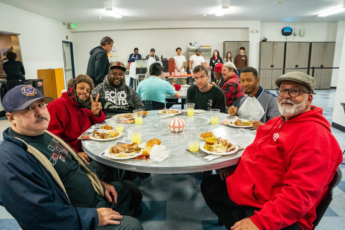 Cityteam's tweet photo. We had a beautiful and joyful Thanksgiving at CityTeam San Jose! 🙌 🦃

Thank you to all the volunteers, supporters, residents, and staff who made this tradition possible. We are so blessed!

#thanksgiving #thanksgivingjoy #hotmeals #ignitinghope #restoringlives https://t.co/osItisgJoW