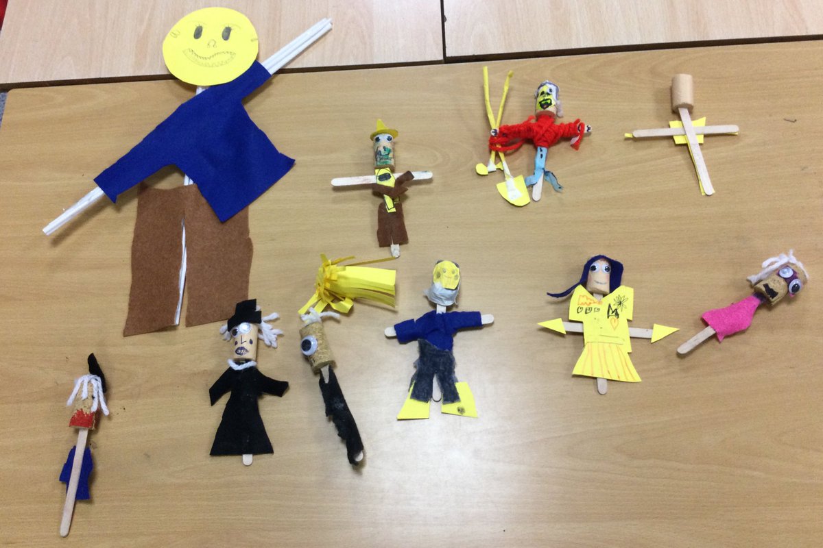 sa_year1's tweet photo. This week the children in Yr1 and Yr5, as part of our Community and Friendship fortnight, learnt all about scarecrows. They then worked together to make their own scarecrows. Well done everybody. #zestforlearning https://t.co/ZQaIue40kn