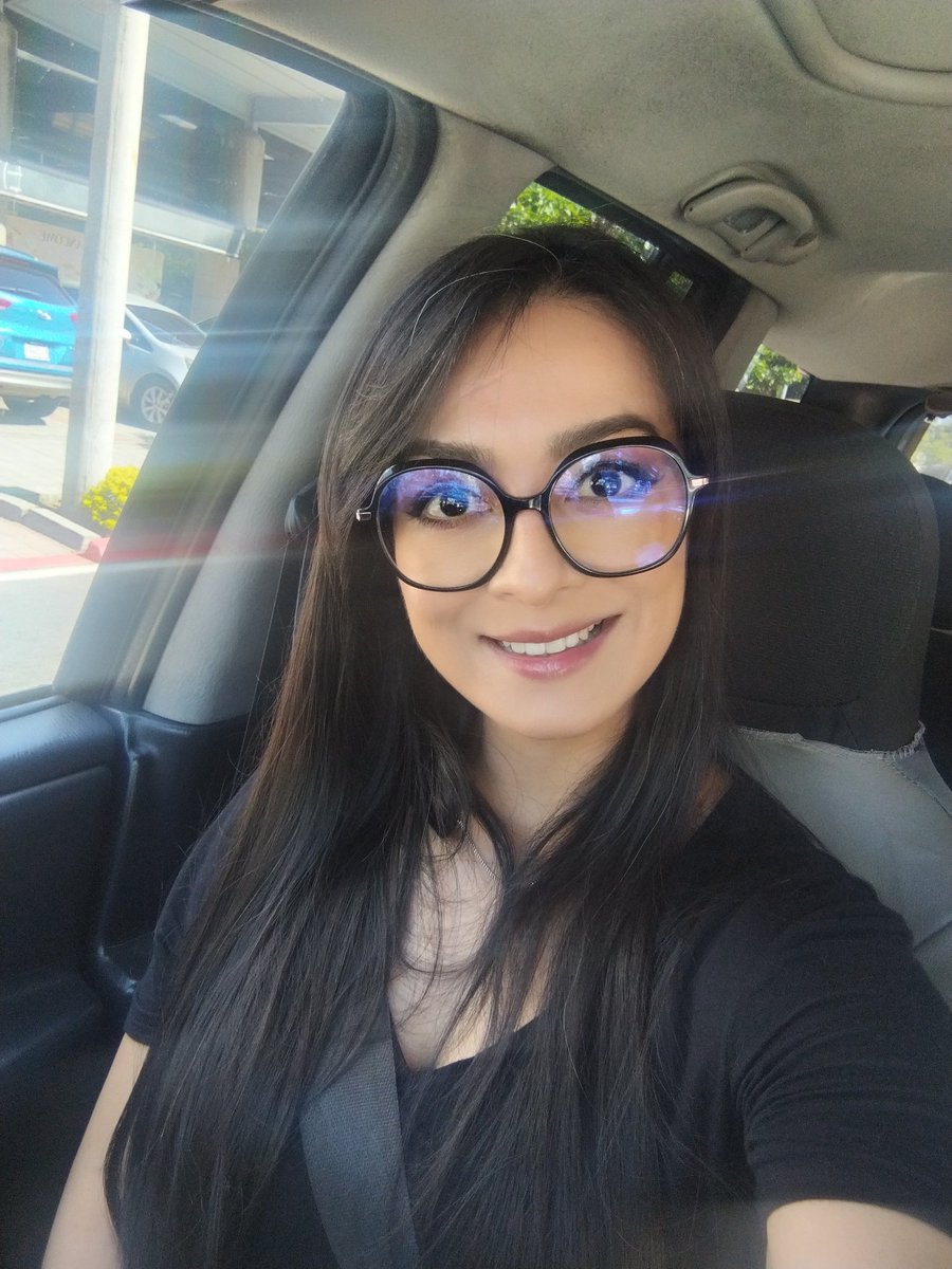 clMariel's tweet photo. Y así es como se ven 44 añotes. Gracias a todos por sus buenos deseos. Hoy más que nunca celebro la vida. https://t.co/zxADfkBPoZ
