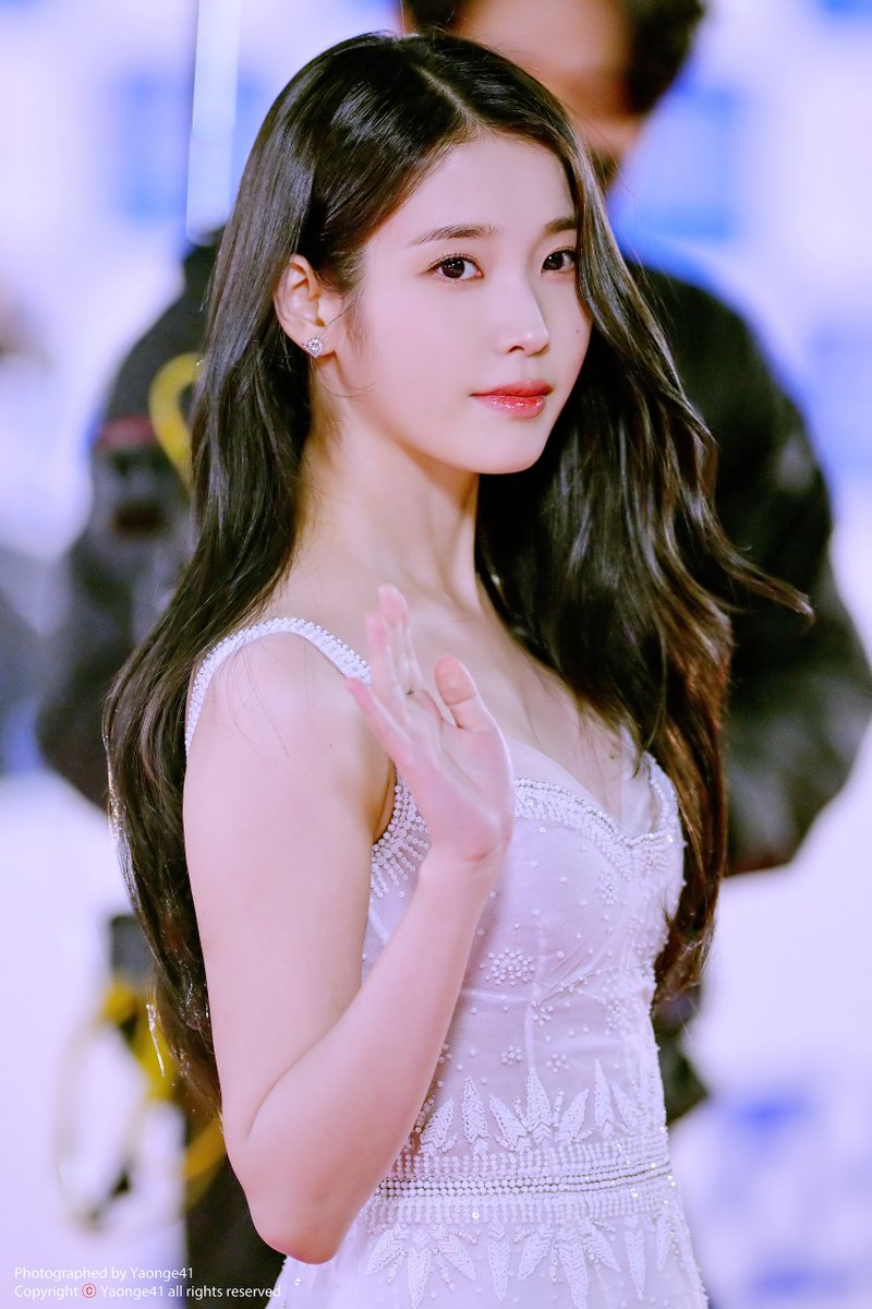 jieuis's tweet photo. no one is this pretty https://t.co/603dTYSfoJ