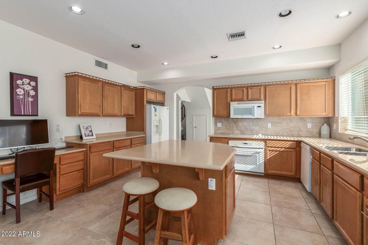 SantizoGroup's tweet photo. #JustListed Welcome Home! This spacious home located in the coveted GATED WATER SKI LAKE community of Playa Del Rey is making its MLS debut. https://t.co/dlp26PzcMm #santizorealtygroup #haguepartners #gilberthomes #azhomesforsale #azhomes #gilbertaz https://t.co/h8x2vFznq0