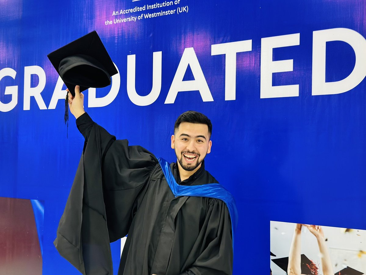 KaUtkir's tweet photo. #Classof2022 #wiutgrads #wiut https://t.co/hRtXsPcmVE