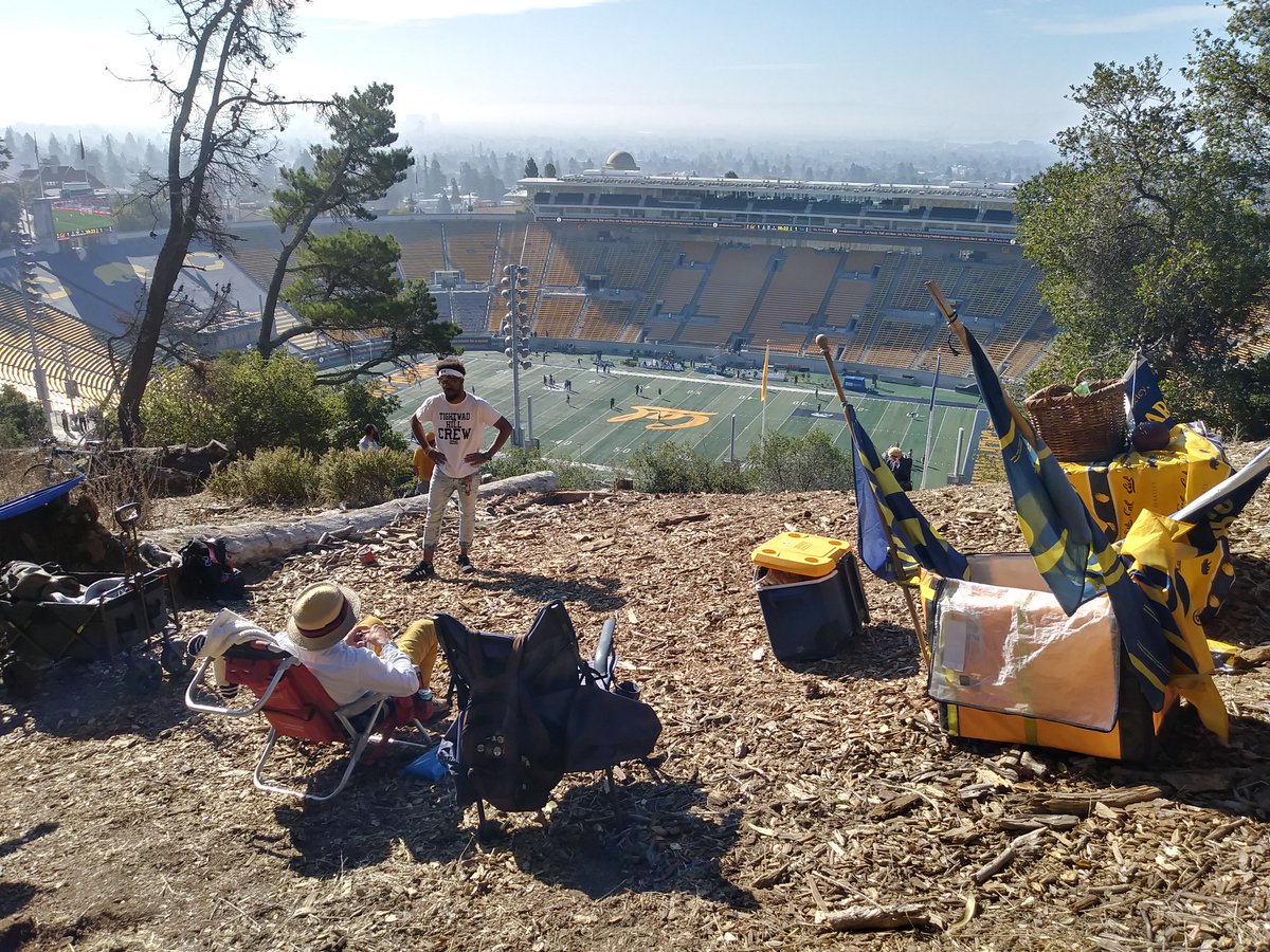 tightwadhill23's tweet photo. #TightwadHill #GoBears #BeatUCLA #JoeRoth #EarnIt #CalFamily https://t.co/ZY5Kv5PA74
