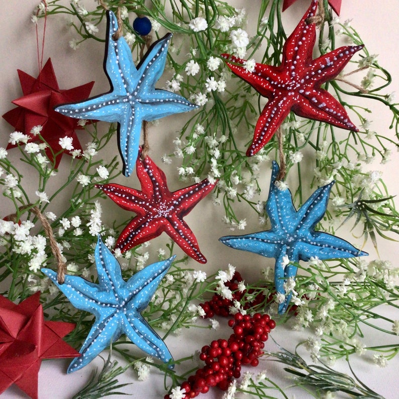 elbricrafts's tweet photo. These hand painted starfish are the perfect colours for tonight's #colour_collective #Crimson & #VerditterBlue https://t.co/ExSvrM943u https://t.co/LKMrH0wmSb