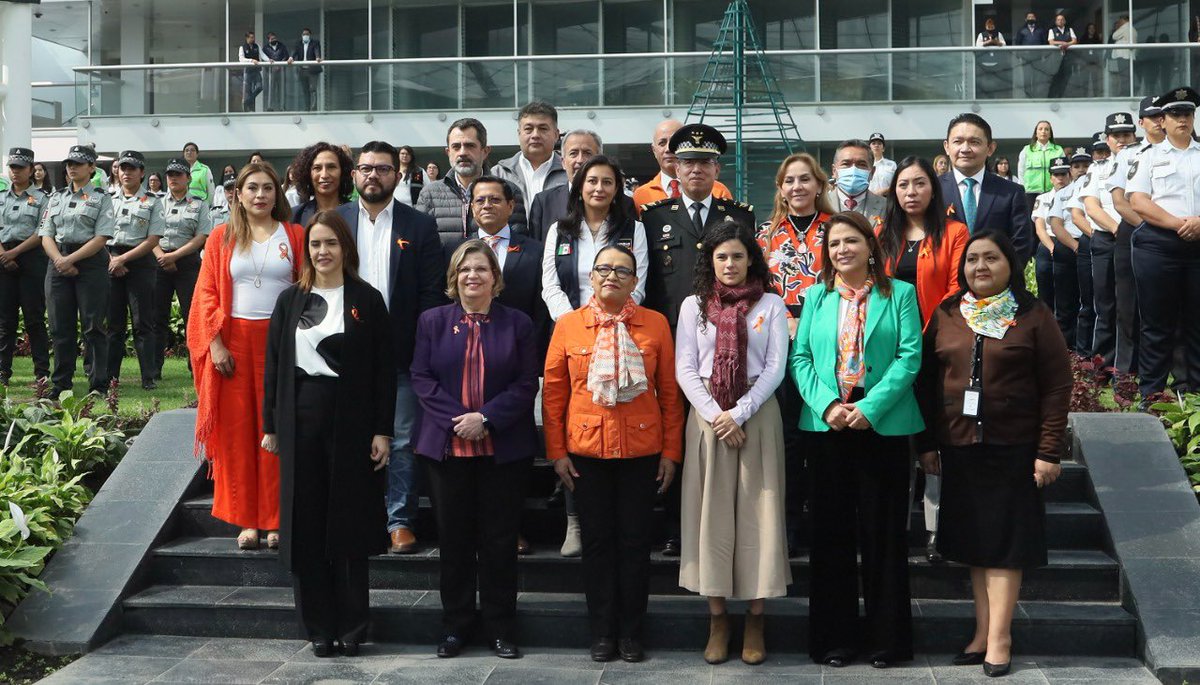 rosaicela_'s tweet photo. Conmemoramos el Día Internacional de la Eliminación de la Violencia contra la Mujer, junto con @LuisaAlcalde, @nadgasman, @FabiolaAlanis_S y @Luis_R_Bucio. 
Tenemos la firme convicción de que es posible construir un país en paz y libre de violencias contra las mujeres #DíaNaranja https://t.co/wWVgKbGtMO