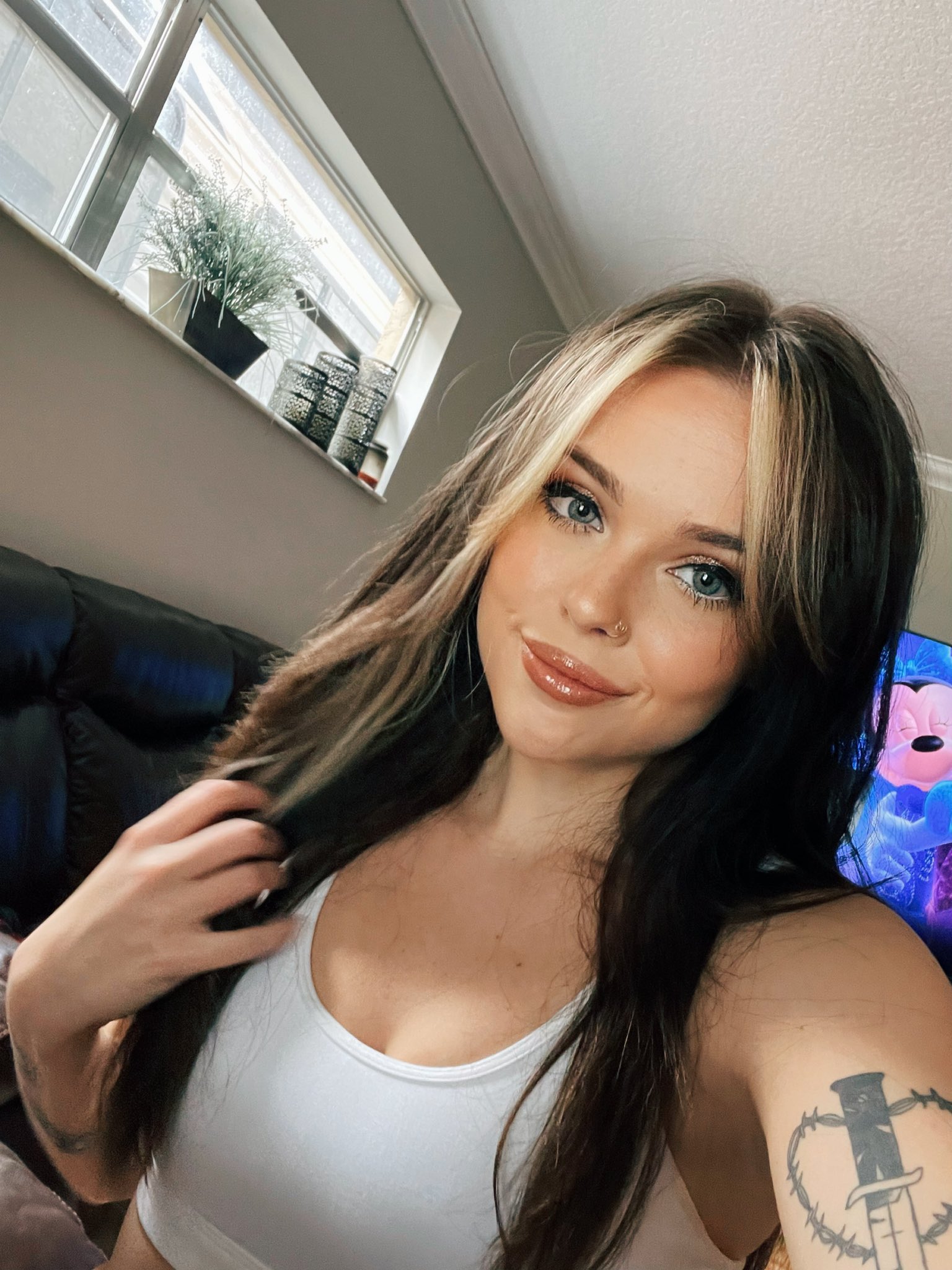 Hi https://t.co/PoE9uLzeDt