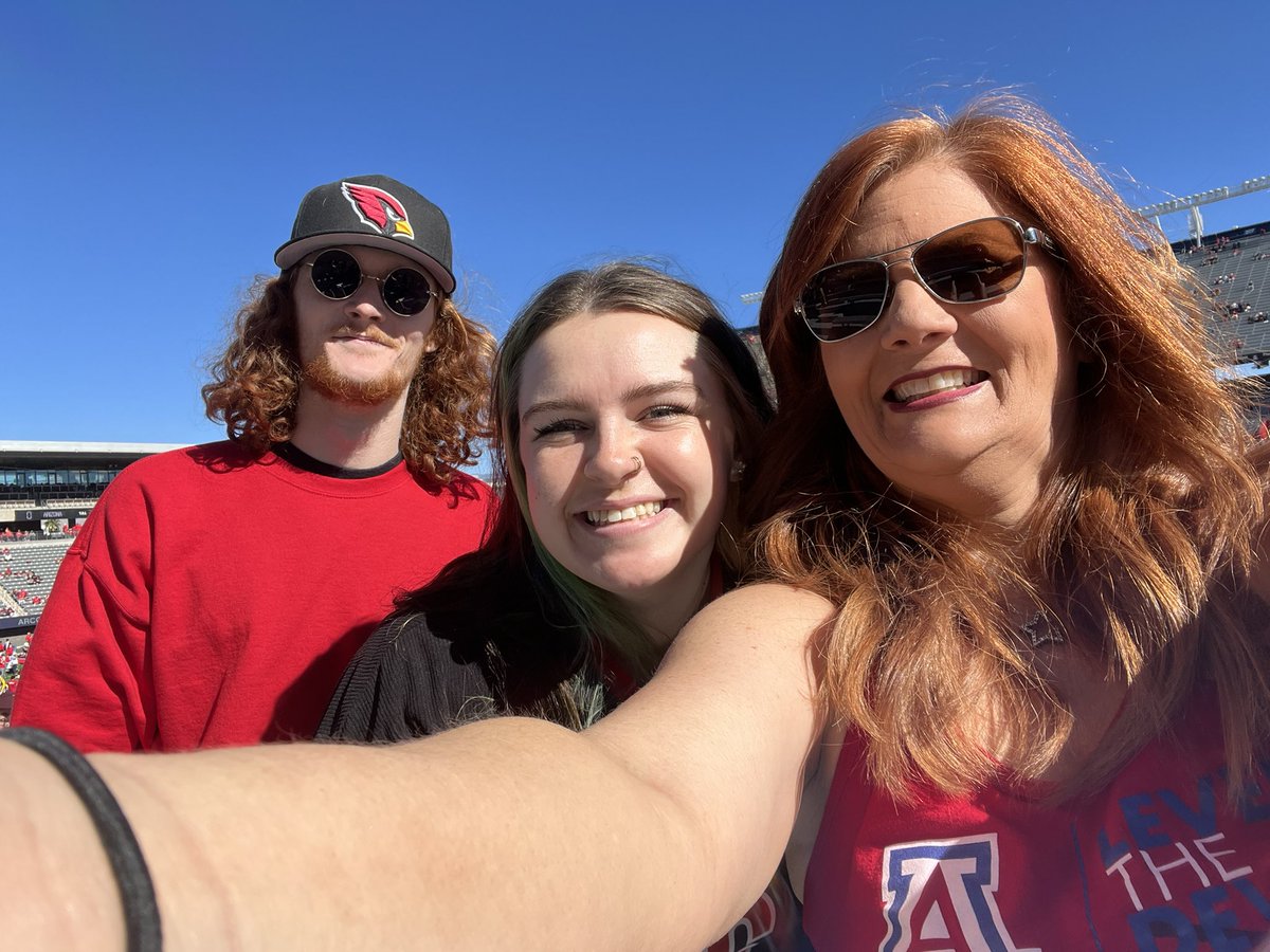 MayfieldTraci's tweet photo. #RiseWithUs let’s go Cats!  LEVEL THE Devils!! ❤️💙❤️💙 https://t.co/PfB0Uz9gsr