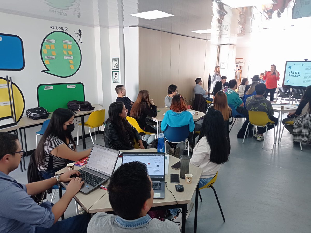 IGinnoa's tweet photo. BootCamp de innovación con estudiantes y profesores de la Universidad Pedagógica y Tecnológica de Colombia @universidaduptc https://t.co/tWZN5XqzkH