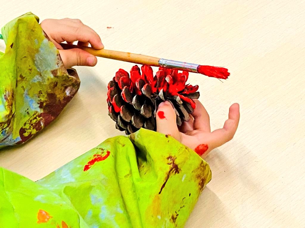 L'estança dels esquirols 🐿️ treballem l'art 🎨🖌️ amb elements naturals de la tardor 🍂🍁 #i3 #comunitatdepetitesipetits <a href="/EscolaOlivera/">Escola l’Olivera</a> <a href="/AMPA_OLIVERA/">AFA-Escola Olivera</a>