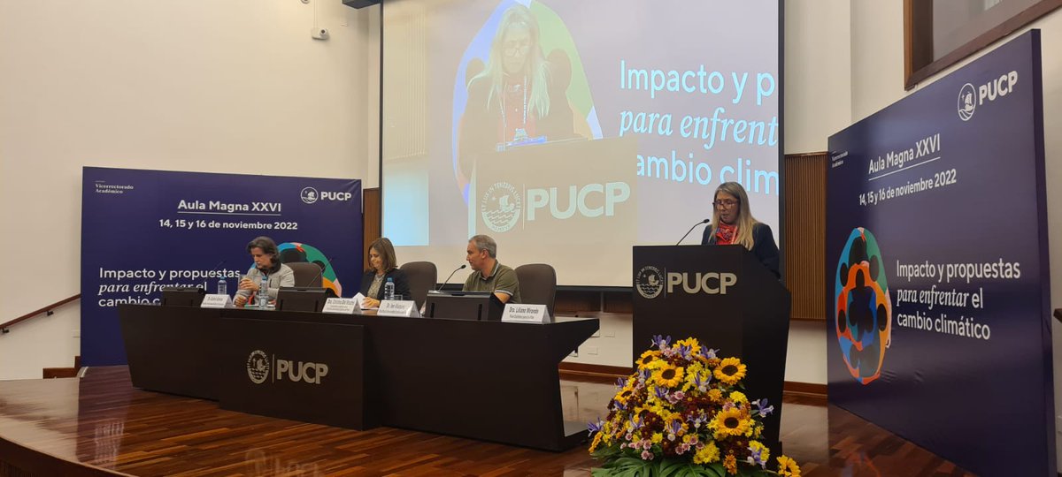 📌En el marco del tema "Gobernanza, educación y adaptación al cambio climático" del Aula Magna XXVI el Dr. lan Vázquez,director del Grupo Pelcan, presentó la ponencia:Descarbonizando el Perú:retos y oportunidades ante la Agenda 2030.

⬇️Mira la ponencia 

fb.watch/g-zWctbtA3/