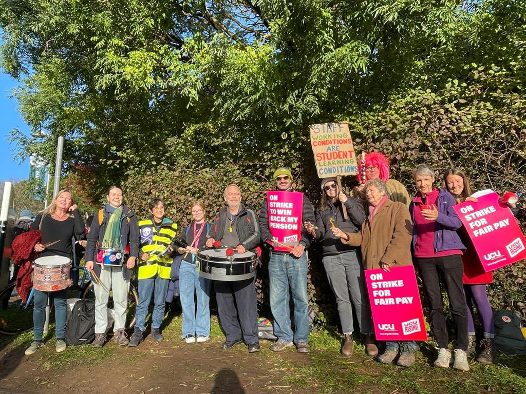 XRExeter's tweet photo. 1. XR Devon Drummers supported the @ExeterUCU strikes and joined them on the picket line this morning. ☀️The sun was shining, there was a good atmosphere and we had some lecturers join our band which was fab🤩🥁 #notallgeographers #ucurising But why are people striking? 🧵 https://t.co/gF5BUPPGWp