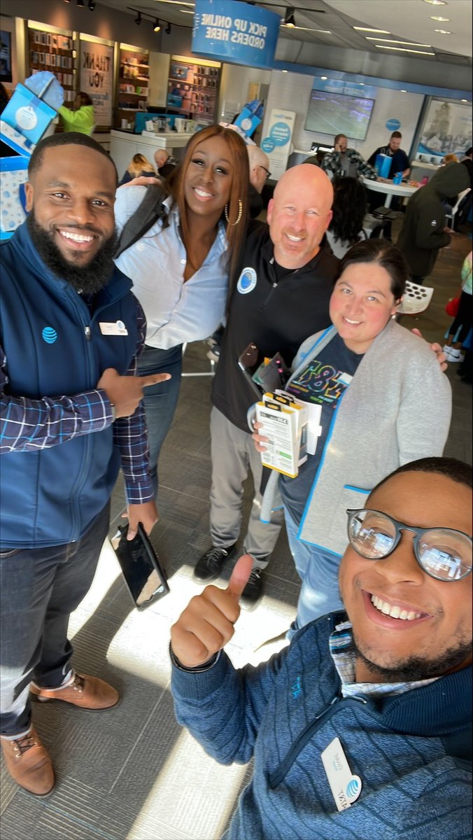 David Davenport (@davedavenport_) on Twitter photo Great store visit <a href="/shawnglinski/">Shawn Glinski</a> and <a href="/TanaviaR/">TanaviaRoach</a> the team was very excited and ready to finish strong!!! #Merrillville #ATT #Lesssggggoooo Great store visit <a href="/shawnglinski/">Shawn Glinski</a> and <a href="/TanaviaR/">TanaviaRoach</a> the team was very excited and ready to finish strong!!! #Merrillville #ATT #Lesssggggoooo