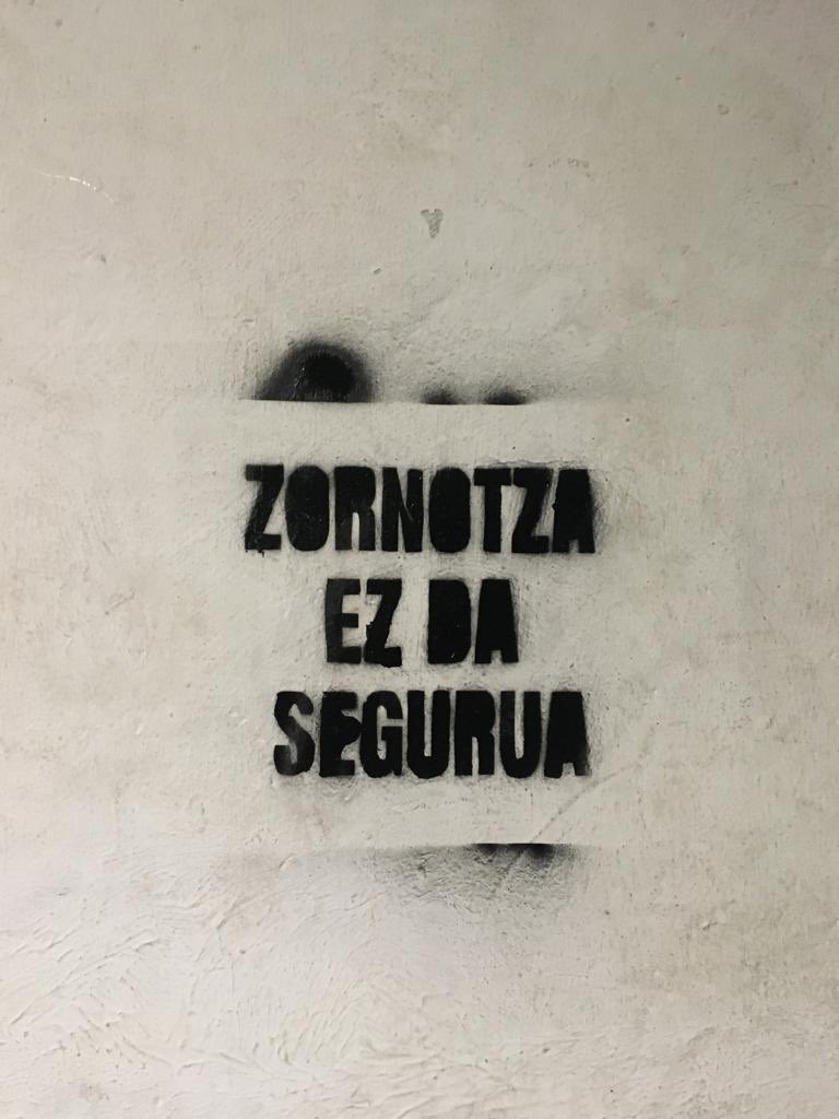 MaialenArteaga's tweet photo. Eztau sistema iraultzerik norberan ingurue irauli barik. https://t.co/GpEdbww0OH