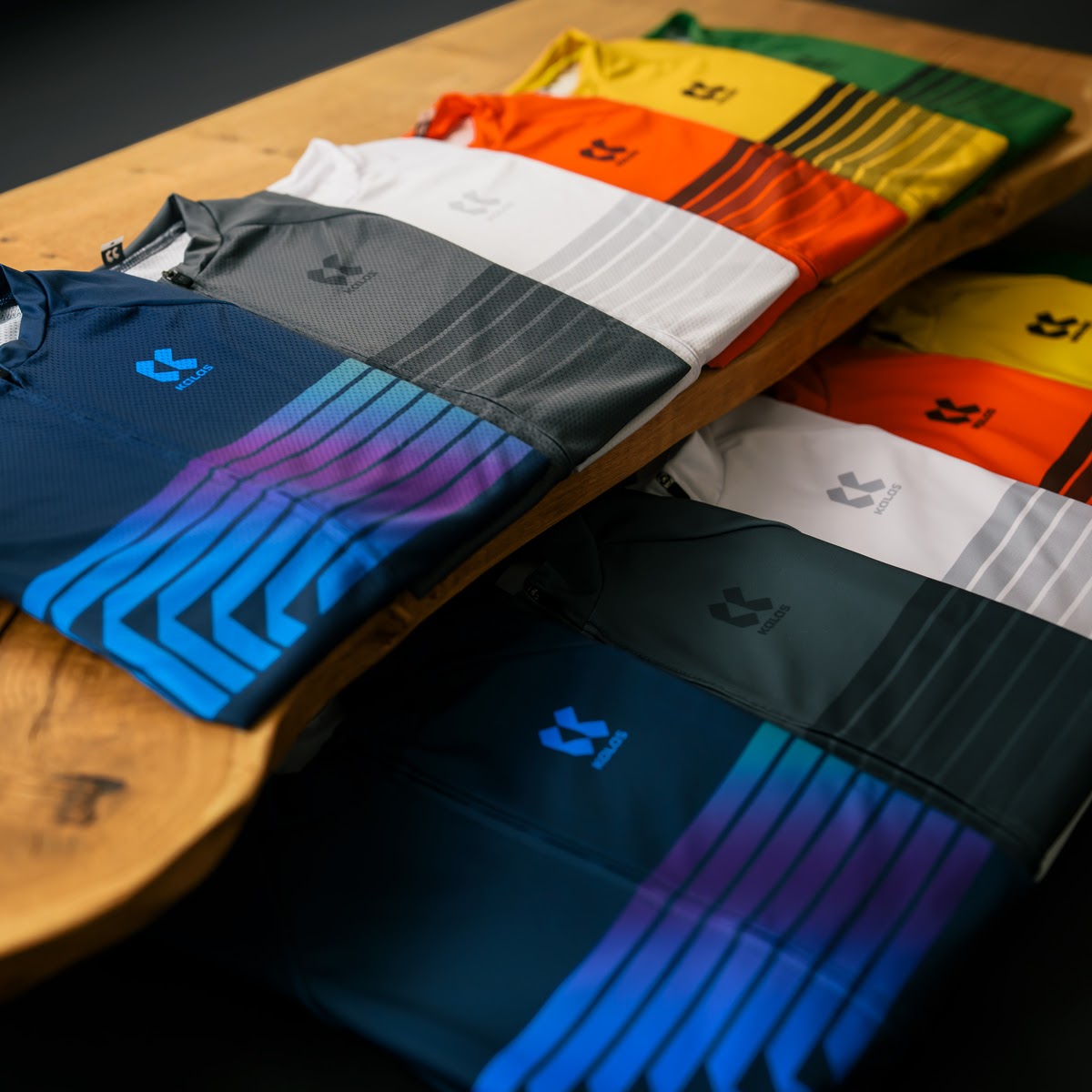 Kalaswear_es's tweet photo. ¡Ponle color a tu fin de semana! Tantas ofertas del BLACK Friday que os queremos presentar alguna propuesta colorida.

Gama Passion Z2 de Kalas, desarrollada para días fríos.
.
.
#KalasSportsWear #YourRideMadeBetter #MyKalas #RideOnStandOut #RideInStyle #MotionZ2 https://t.co/GWgaDvfORz