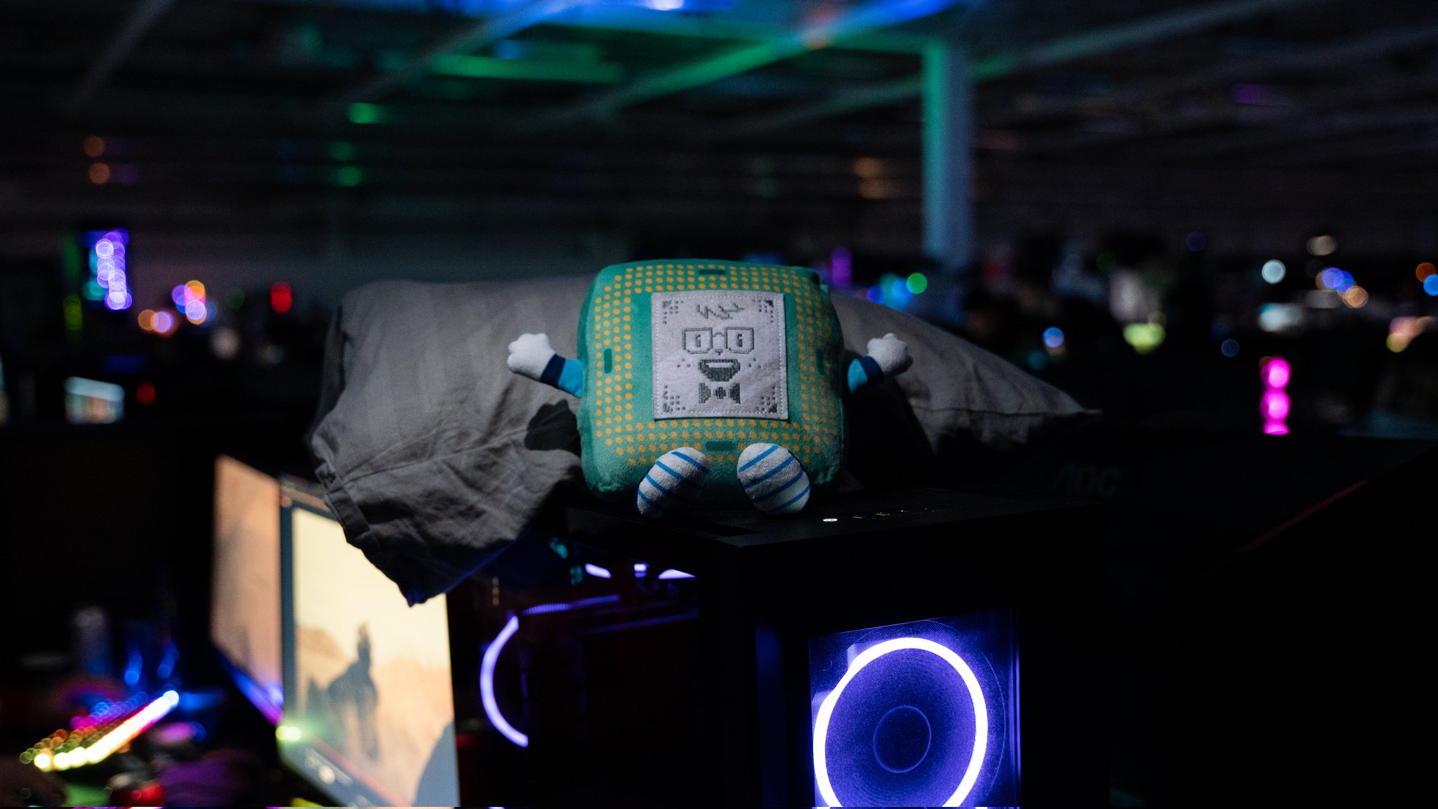 Intel Gaming on Twitter: "And another day ends at @dreamhack! Chippy is