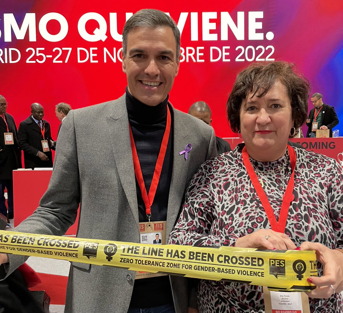 PES_Women's tweet photo. 🇪🇸 Spanish PM @sanchezcastejon joins our campaign #linecrossed with our president @zgurmai_EN
🟣 Violence against women is not a “women’s issue”, it affects society & democracy as a whole. Leaders committed to eliminating it are key #25N #16days #16daysofactivism
@PES_PSE https://t.co/M3JyxbneCS