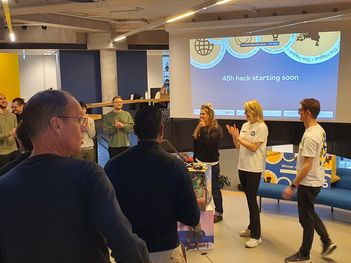 The Hague's mayor Jan van Zanen counts down to the start of th Hackathon for Good. 5 impressive challenges more than thirty eager teams.
Looking forward to the pitches on Sunday.