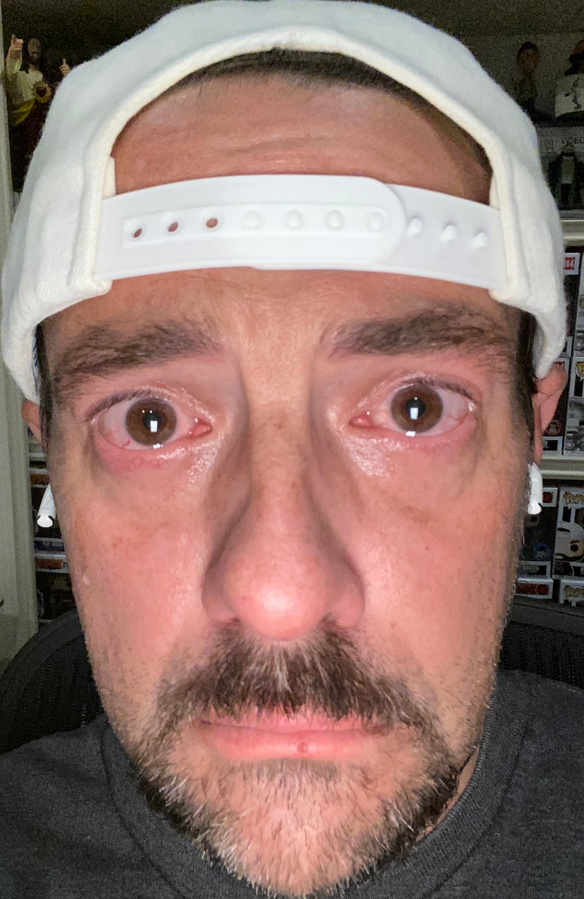 WaywalkerStudio's tweet photo. Kevin Smith has nothing on me. I'm a blubbering mess right now (I even managed to delete this tweet the first time somehow). I can't believe it. So excited to get Violet Dawn out to all of you! https://t.co/Jgn0v5PZMu