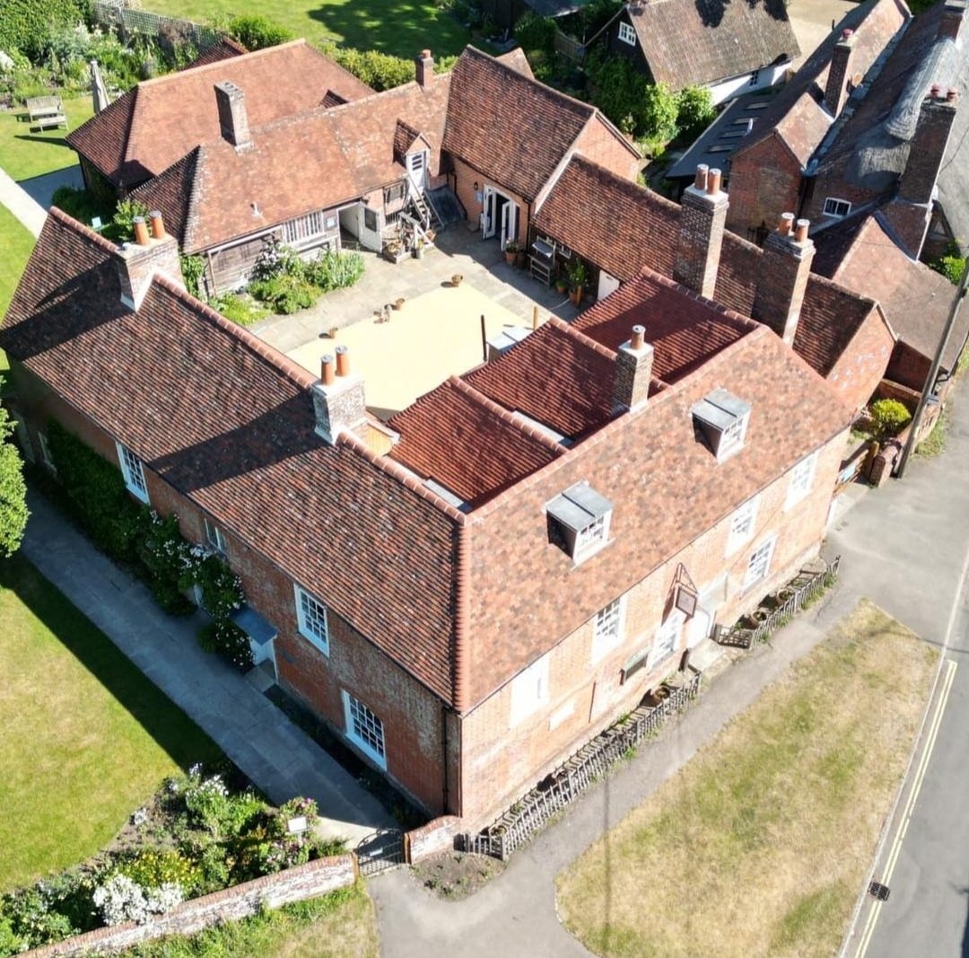 Fab news....Jane Austens House has won Best Heritage Project at the Pitched Roofing Awards! Congrats to all the team @JaneAustenHouse @meaconsult @marbasgroup @ClarkeRoofingSL @Keymer1588 #reroofing #handmadetiles #heritage #repairs #traditonalskills #gradeiilisted