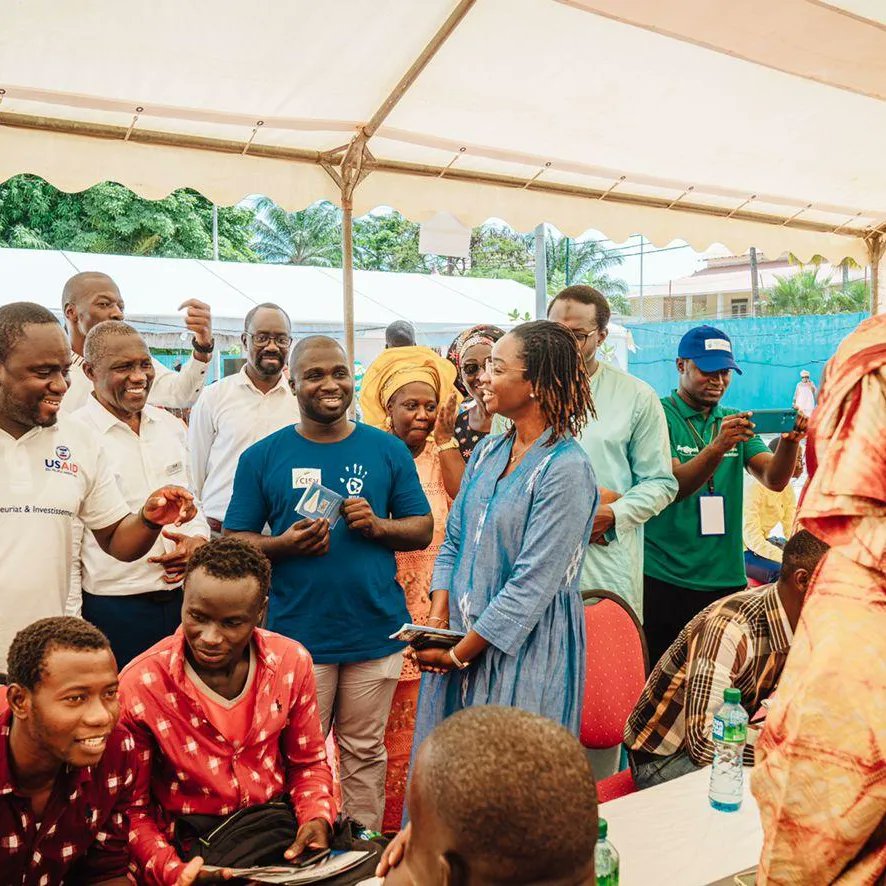 sutmullerdemba's tweet photo. Un grand merci à vous tous 

La #GEW #Ziguinchor fut une très belle réussite avec plus de 300 participants et une vingtaine de structures (banques, structures d’accompagnement, entrepreneurs) qui sont venues à la rencontre des entrepreneurs.

#DECLIC #yessalagrihub #GEW2022 https://t.co/sStdB4UQeh