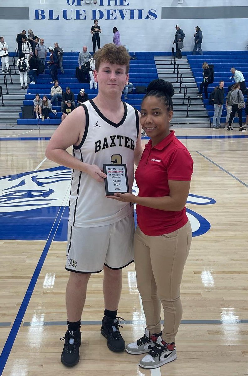 Congratulations to Lady Bee Abigail Johnson and Bee AJ Nash who were named game players of the game at the Kay Maynard State Farm Classic! way to go!! 👍🏼 #GoldStateOfMind