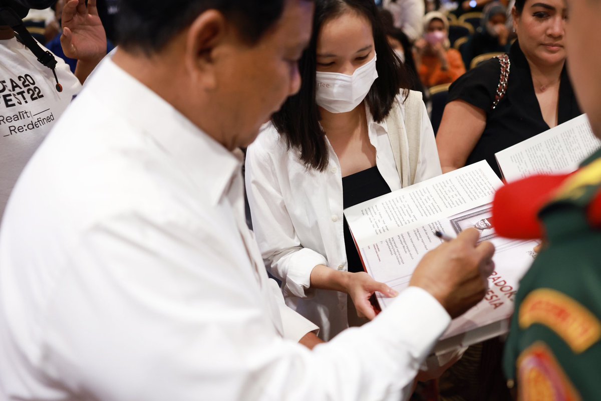 Kemarin berdiskusi bersama generasi harapan bangsa di IdeaFest2022. Menambah semangat dalam menjawab tantangan-tantangan bangsa.