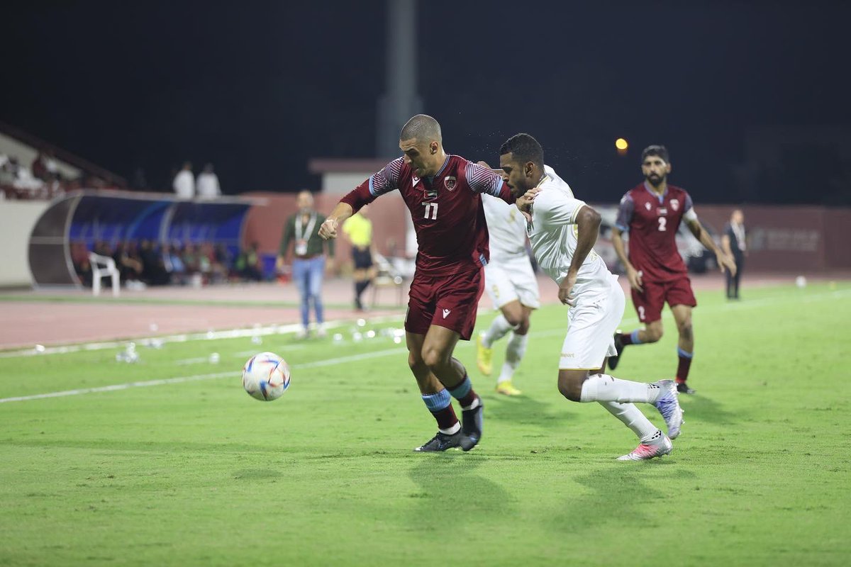 jotinho22's tweet photo. @pedrocova2512 @Naranjazos10 Negativo bro, el uniforme pertenece al hamriyah de emiratos arabes unidos, pq donde jugo venezuela vs panama era su estadio https://t.co/os6gRakL8z