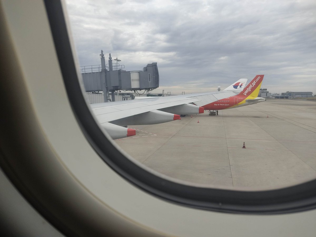 aokazemuchin's tweet photo. 関空です。これからクアラルンプール経由でカタールに向かいます。
ブログ「青の風に吹かれて」https://t.co/eLaS5w6VvE
まで。
#カタールW杯 https://t.co/ecBONxxQup