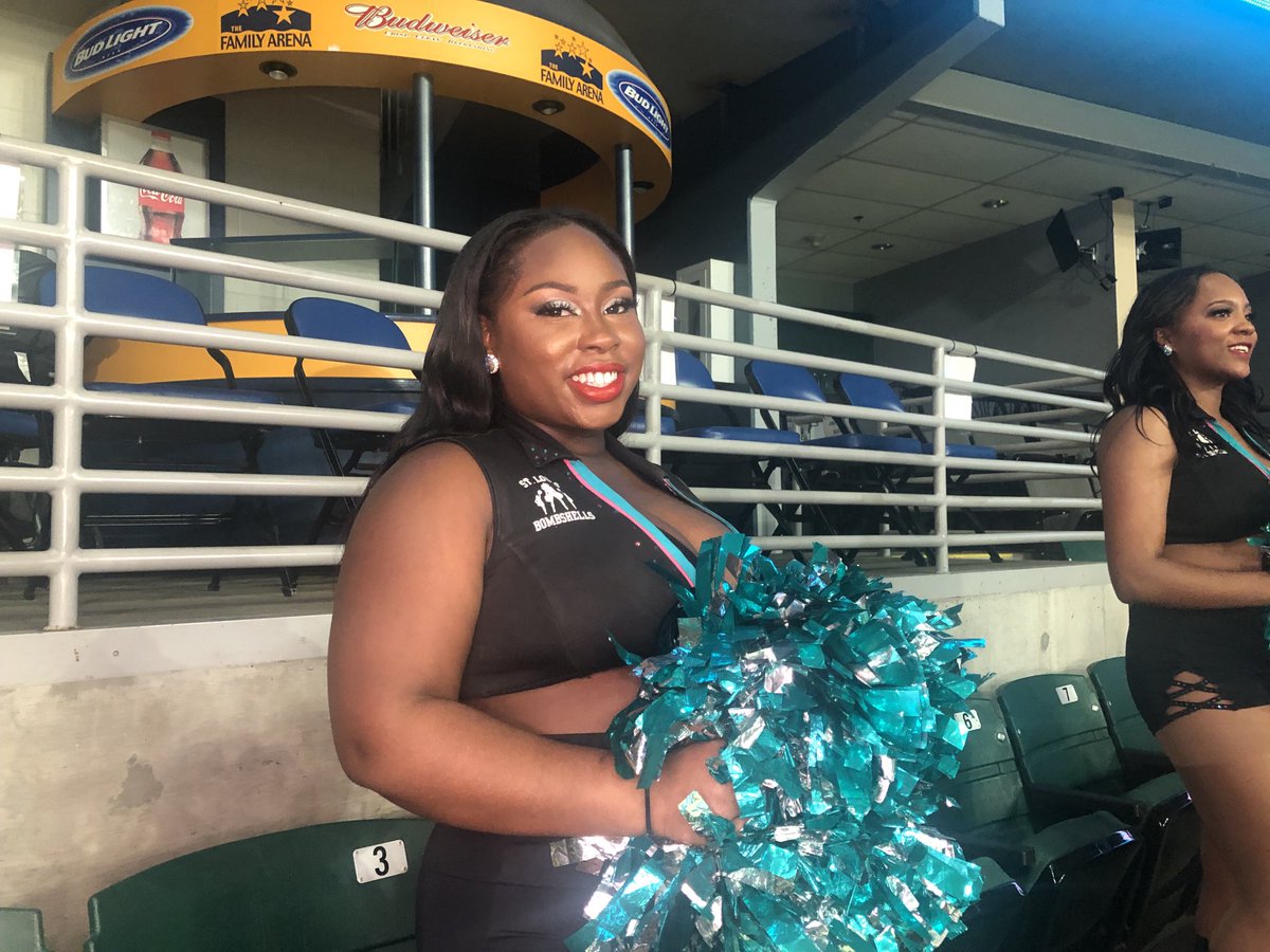swtnrse05's tweet image. Beauty and smarts! Next week I will profile this @stlbombshells⁩  Next ⁦@stlouisambush⁩ game Dec 11 4pm Family Arena