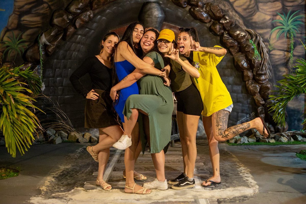 larissacruzzzz's tweet image. ESSA FOTO!!!!!!!!!
 MINHAS AMIGUIS SÃO TUDOHHHH!!!!!!!!!!!!!!! 💖