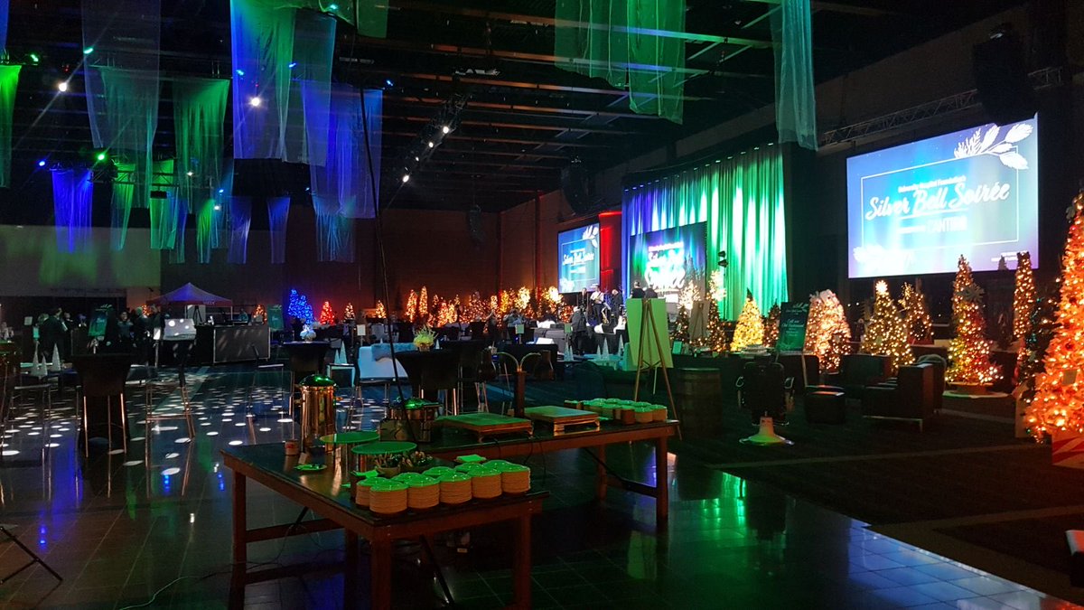 JonBeckett2's tweet photo. #SilverBellsSoriee tonight @YEGFOT
@yegconvention
@GiveToUHF
@ryanjespersen
#VirtualEffect
#ProudPartner
@productionworld https://t.co/uMNGZOAQUf