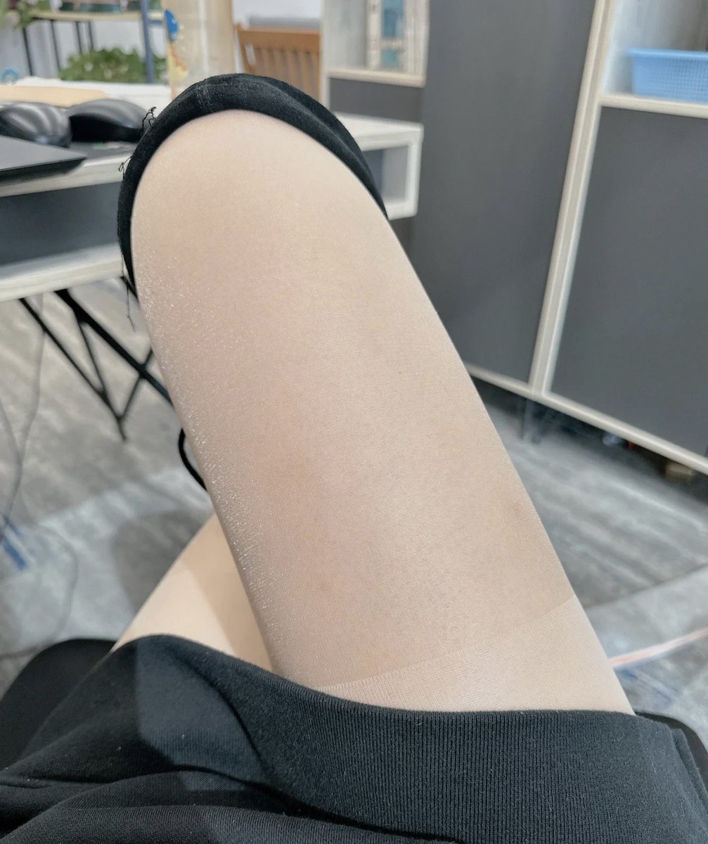 在为辞职做一些准备，想去尝试空乘之外的职场生活。舒适圈里呆久了，不逼下自己很难^_^ https://t.co/Rsyh6adGIs