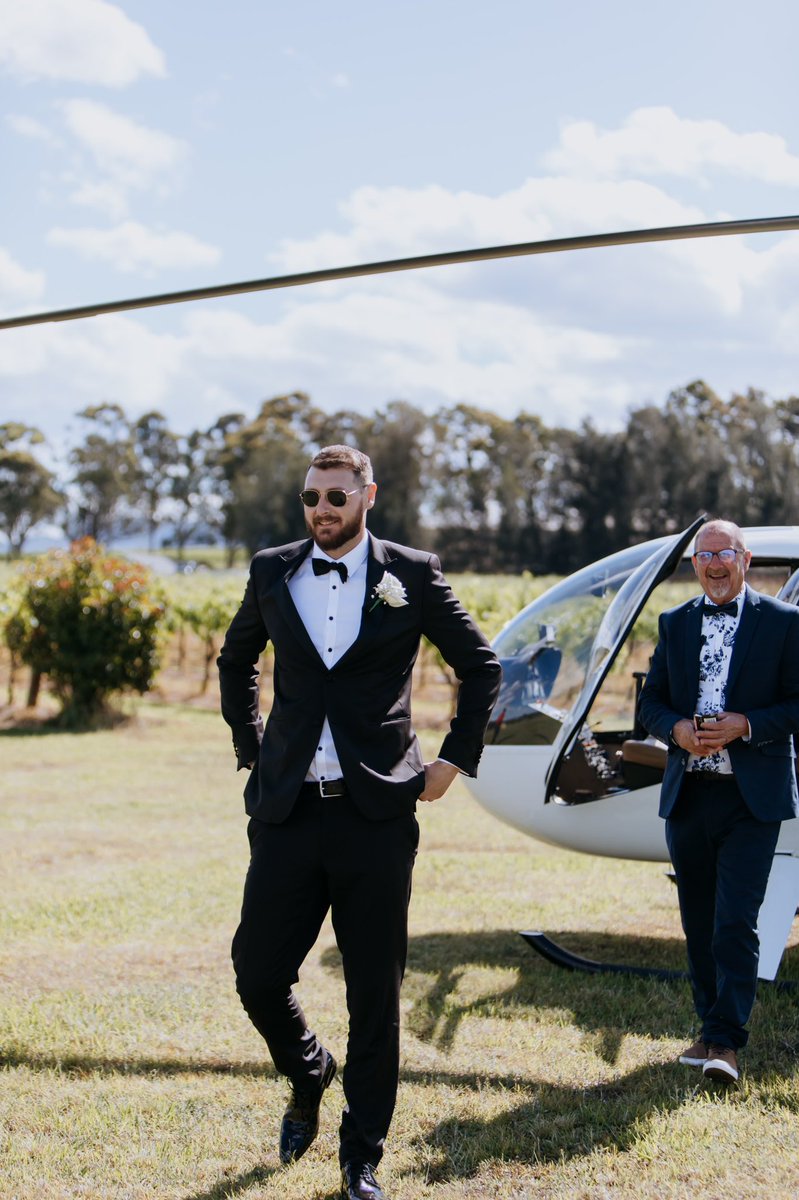 Benmart80843159's tweet photo. #weddingday https://t.co/53oi7V277Y