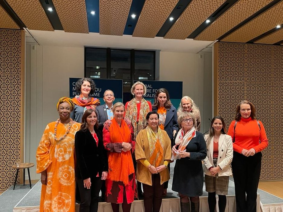 ArginCanada's tweet photo. Beginning #OrangeTheWorld and #16daysofactivism2022 with a thoughtful &amp; timely discussion on pluralism and inclusion. We all have a role to play to end gender-based violence @CancilleriaARG @UN_Women @Jacqui_oneill @MeredithGCP @ReemMAlKhaled https://t.co/ymEO36hJiq