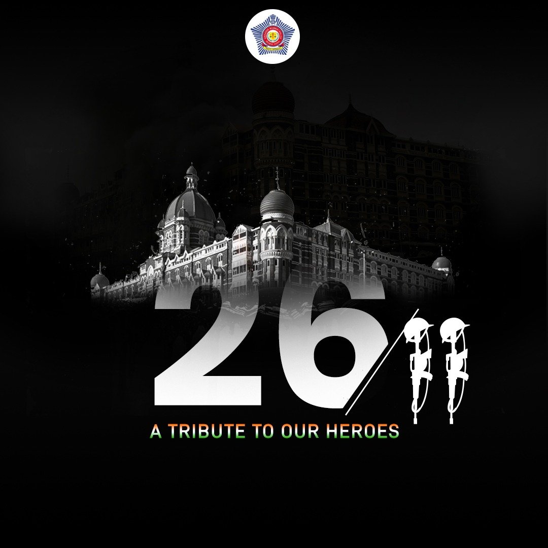 MumbaiPolice's tweet photo. Tribute to the martyrs!

Let us remember the bravery of martyrs, those who sacrificed their lives to protect us.
 
#MumbaiAttacks #RememberingHeroes #2611 https://t.co/lu7L4toolc