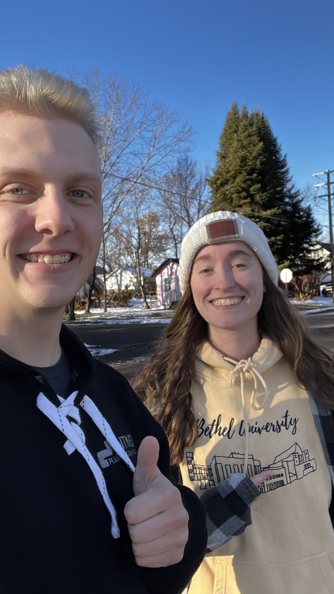 noahsalzer12's tweet photo. Was out on an afternoon walk and ran into Emily who is studying to be a physician assistant at Bethel University. “I am thankful to be a student at Bethel because of their good Christian values.”
Great to see some people representing their schools. Thank you for chatting Emily! https://t.co/4XLL17tlnR