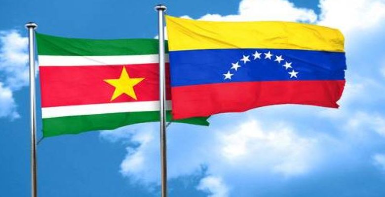 Presidente Maduro felicita a Surinam por aniversario de independencia y ratifica voluntad de cooperación
bit.ly/3U9mvlh

#DiálogoDePaz