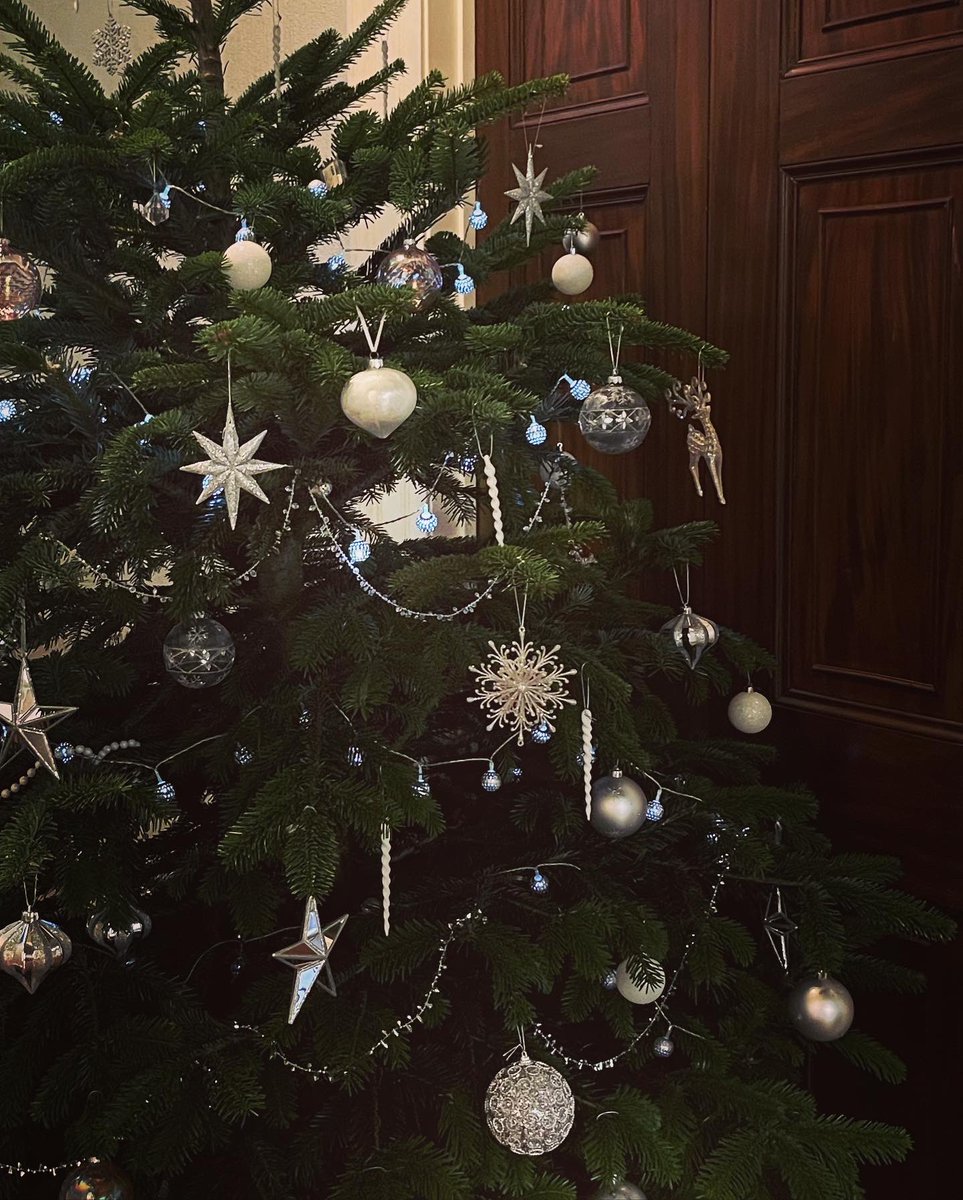 VigoGroup's tweet photo. We’re starting to get in to the Christmas spirit as our @cavendishcourt_ site gets all dressed up for the season! 🎄🎄🎄🎅🎅🎅 https://t.co/lro4GG1YBP
