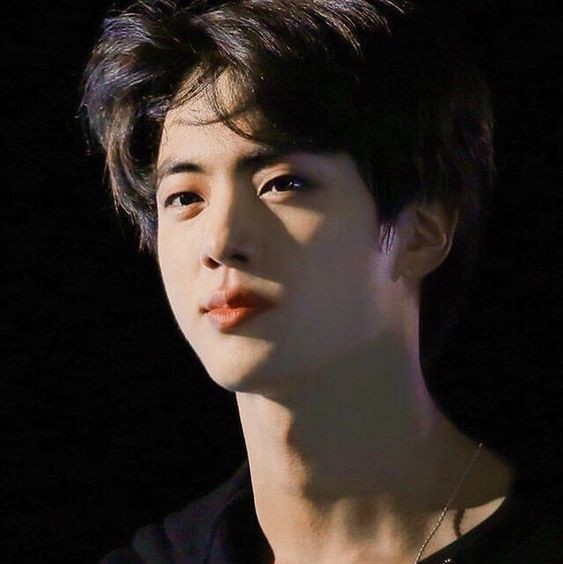 kookieftx's tweet photo. ╰─▸ Si Seokjin fuera tu novio ♡
         - un hilo que duele más ahora. https://t.co/dHjFBQ3PUO