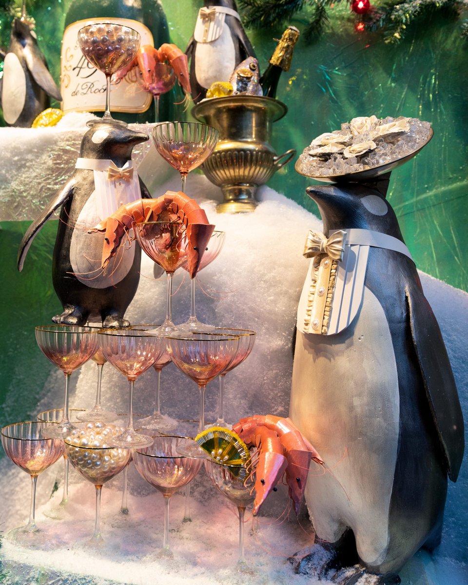 Anthropologie's tweet photo. Our #AnthroWindows ALWAYS make the Nice List, and this year is no exception! Swing by your local store to take a peek at our (beyond adorable) penguin displays – and while you're there, shop our best Black Friday deals, from festive tableware to holiday occasion wear! ❄️🐧 https://t.co/eUNe4GwArF