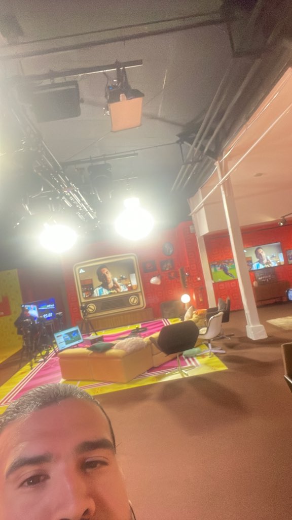 AmineMaTue's tweet photo. ON EST EN LIVE MAINTENANT VENEZ 

https://t.co/ayDvnGySHj https://t.co/tG0FNKlcns