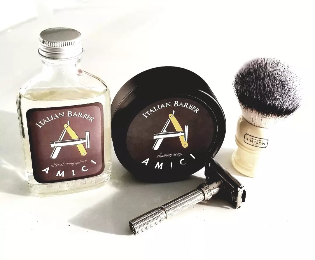 Italian Barber (Razorock) SOTD
@razorock 

Soap   AMICI 

Brush   Simpson Trifalger T3
<a href="/aesimpson1919/">Simpson Brushes</a>

Razor   Gillette Slim Adjustable 
<a href="/gillette/">Gillette</a>

Blade    Gillette Nacet 
<a href="/gillette/">Gillette</a>

Aftershave  AMICI