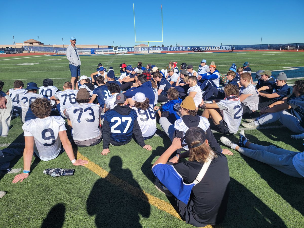 tristanjohnsn's tweet photo. @GoValorFootball Best Friday's in Football!
#BeatRV https://t.co/IcGn8P5aTP